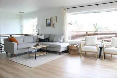 Image de Beautiful ocean view home close to the airport