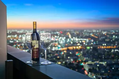 Image de Stunning Cbd Apartment | Amazing Views + Parking!