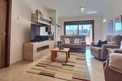 Image de Spacious 4-Bedroom Escape in Viñas del Golf, Casares. Your Perfect Getaway!