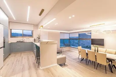 Image de Spacious 4-bedroom apartment in charming Tiberias