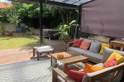 Image de Superbe et cosy T3 avec jardin privé! Terrasse, Pétanque et bbq! Pépite!