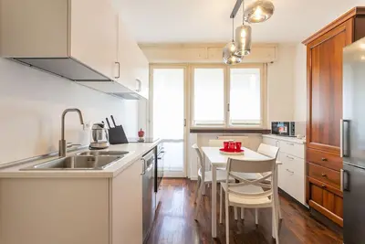 Image de Appartement à Milan avec 4 chambres à coucher, 4 couchages