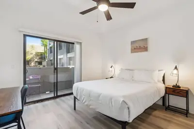 Image de CozySuites Glendale - Westgate with pool! 07