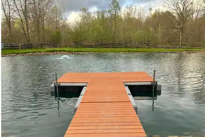 Image de Log Home, Pvt Pond-Swim, Hot Tub