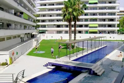 Image de Appartement Familial Près de Port Aventura avec Terrasse et Climatisation