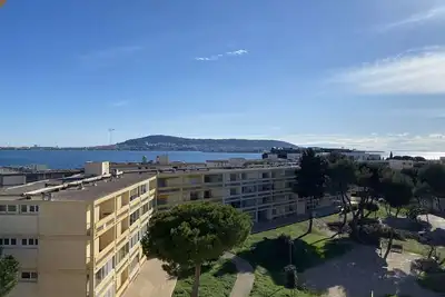Image de Appartement T1 lumineux avec balcon et vue sur étang à Balaruc-les-Bains