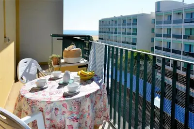 Image de Maison ensoleillée avec vue sur la mer dans un quartier central
