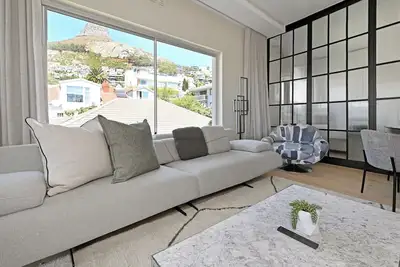 Image de 2-Bed Getaway in Bantry Bay/Views of Lions Head