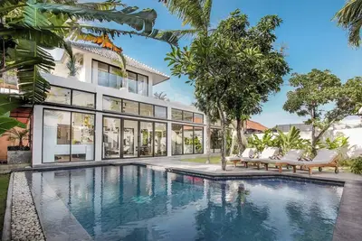 Image de Villa Giraffe, 4br villa only steps away from Iron Fairies and Potato Head