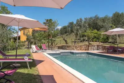 Image de Villa in Lucignano with A/C, pool, garden, spacious veranda for al fresco dining