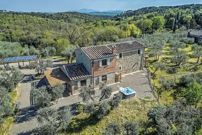 Villa à Castell'in Villa avec 4 chambres à coucher, 8 couchages