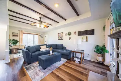 Image de Prime Location! | Grill, Lake, Close to Ft Moore