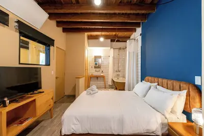 Stunning 2br Apt In La Candelaria W/Heating -Avj2