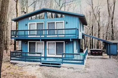 Image de Cozy 3-bedroom chalet with WiFi in beautiful Tobyhanna. Family and pet friendly