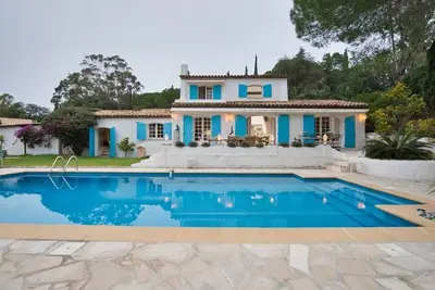 Image de Villa avec piscine plage à pied