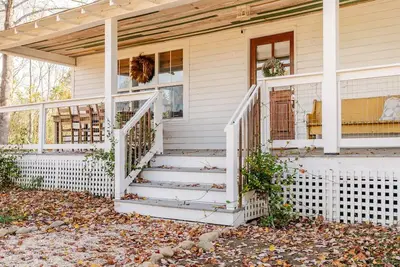 Secluded Mountaintop Cottage on 10 Acres