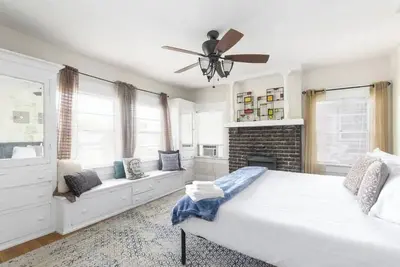 Image de BiG Discounts at Charming Historic 4br Bhm