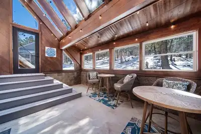 Image de Family lux Mountain getaway w/views! Denver Red Rocks Hottub skiing horseback