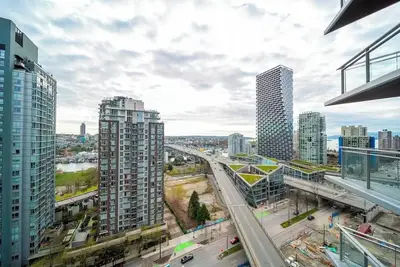 Image de Luxurious 2 Bed 2 Bath Downtown Vancouver