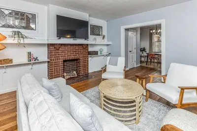 Image de Forest Hills 3br Home w/ Parking + Keypad Entry | Sleeps 7