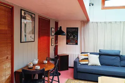 Image de \"L'atelier\" d'artiste au cœur de la ville bleue! Stationnement gratuit!