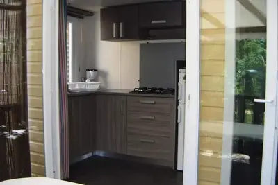 Image de Mobil home Confort Plus  / 2 chambres - lave vaisselle et Tv -  climatisé 6 personnes