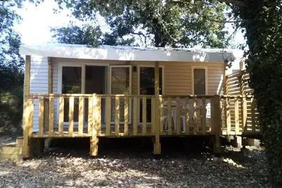 Image de Mobil home Prestige - 3 komfortable Zimmer - Klimaanlage - Tv - große überdachte Terrasse 6 Personen