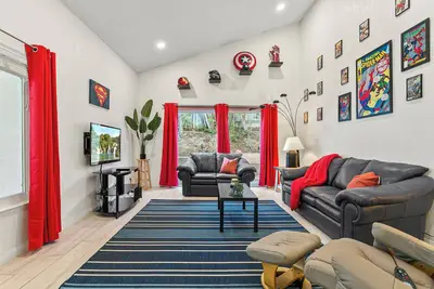 Image de Hero Hideout Near Disney! Ping Pong+Pool & Bouncer