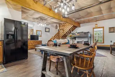 Image de Davy Jones' Loft, Treehouse, and Treasure Hunt!