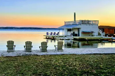 Image de New Lakefront Lake Anna Views, Dock, Beach, Firepit