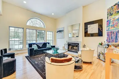 Image de Private Pool + Deck: Spacious Westhampton Retreat