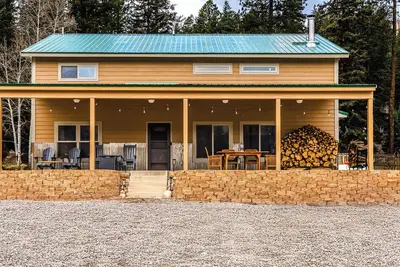 Image de Pond Property with Mountain Views minutes to Vallecito Lake walking distance to food and close to Durango (train/Mesa Verde and Million Dollar Hwy)