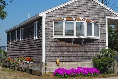 Image de Sandy Toes  Salisbury Beach Cottage