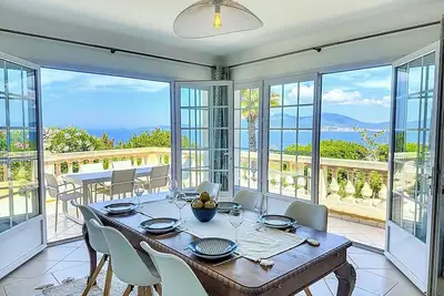 Villa de Prestige - clim - vue mer panoramique - piscine - 8 pers - 4 ch