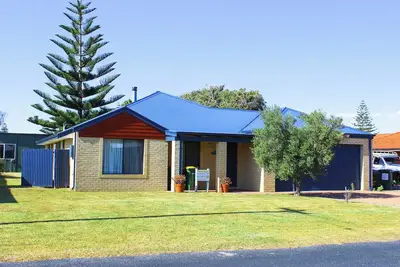 Image de Big Bear is a modern & cosy home.