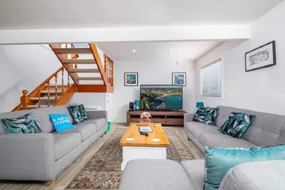 Image de Family Friendly Beach Oasis with Modern Comforts