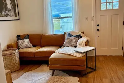 Image de Charming farmhouse with a view of the Snohomish Valley. Home away from home!