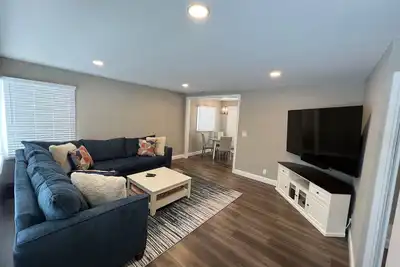 Image de Awesome Home - Newly Remodeled