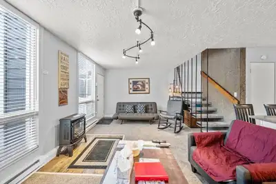 Image de Mountain View Condo, Central Loc w/ Free Parking