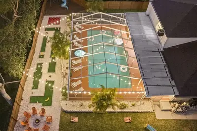 Image de 7 bedroom Clearwater Villa, Heated Pool + Mini Golf + Games