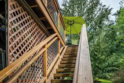 Image de Tranquil, private Whidbey Island apt. Level 2 charging station, pet friendly.