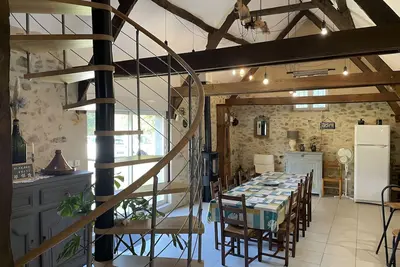 Image de Maison de Charme en Dordogne – Confort, Terrasse et Proximité Forêt, Idéale pour Famille et Groupe