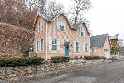 Image de Historic Haven off the River Road