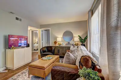 2 Br Apt New and Clean - Long Stays Welcome (apt8)