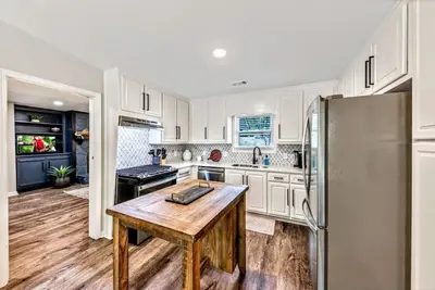 Image de 4BRs Cul-de-sac /Privacy/ 5 min to I-575  (527)