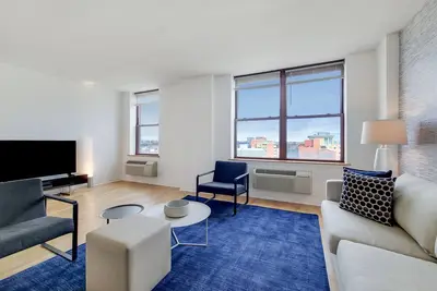 Image de Upscale Fully Furnished Two-Bedroom in Hoboken