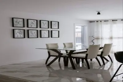 Image de Belle Maison Moderne. Luxe et Confort au Rdv près de plusieurs parcs et services