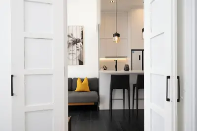 Image de Cosy 2-bdrm partment at popular East Coast - 1 minute to Bayshore Mrt station