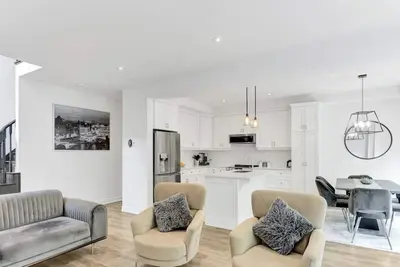 Image de Modern & Spacious Retreat