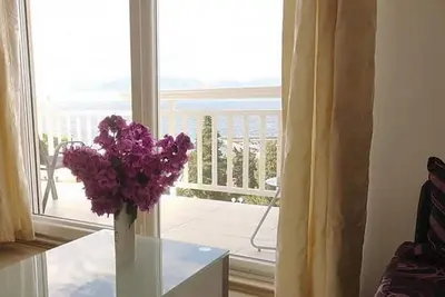 Image de Appartement de deux chambres avec la terrasse et la vue sur le mer Trpanj, Peljesac (A-23653-a)